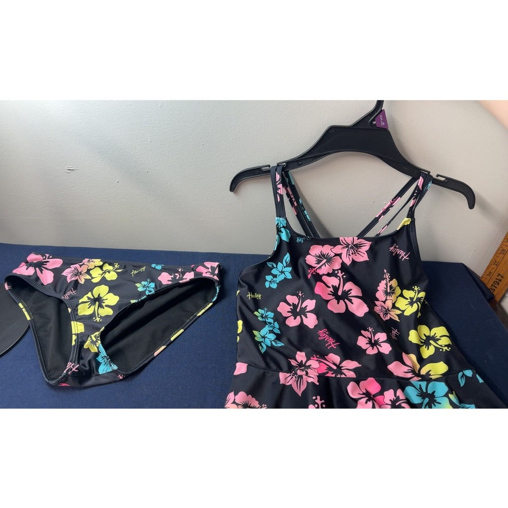 Hurley | Girls Two Piece Black Tropical Hibiscus Tankini Swimsuit | Size 14/16